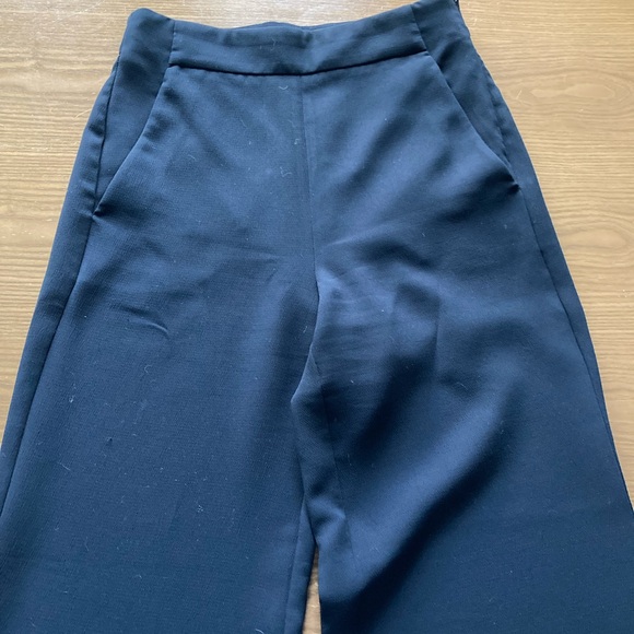Aritzia black pants size 4 good condition - Picture 2 of 5